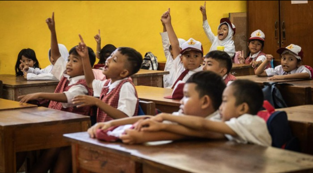 Sekolah Negeri & Swasta yang Tawarkan Beasiswa dan Potongan Biaya Pendaftaran